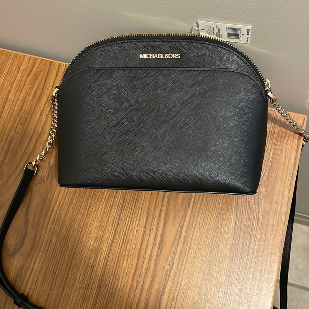 Michael Kors MD Dome Crossbody purse